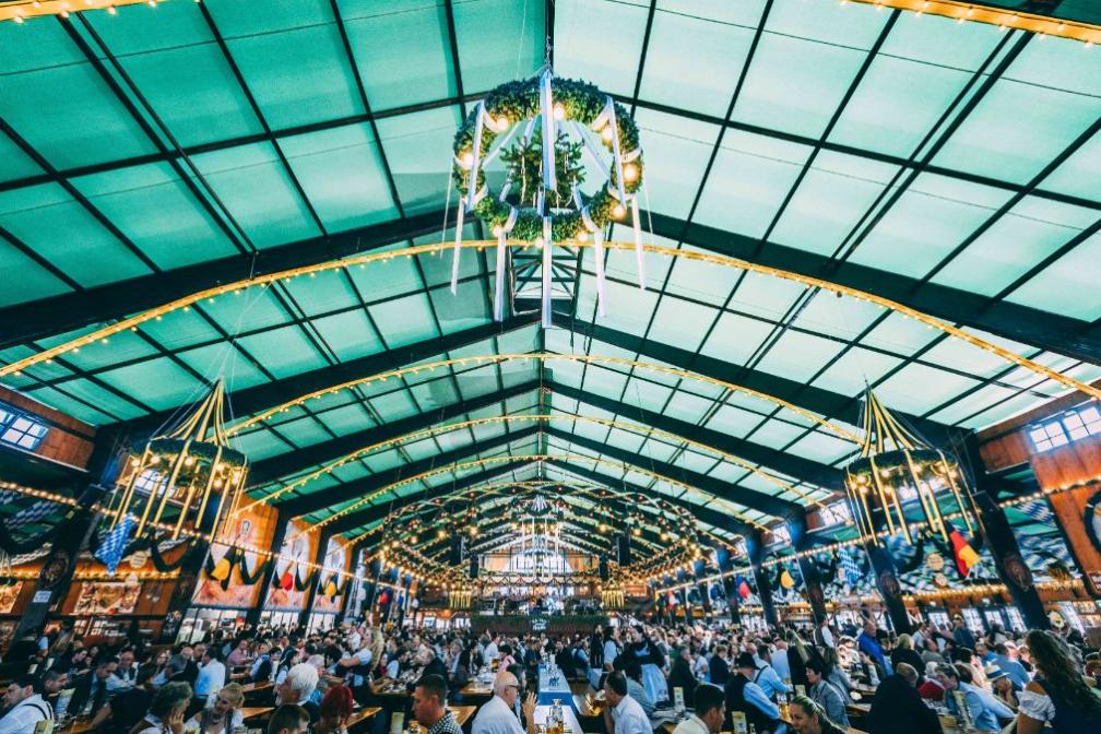 Innenbereich der Augustiner Festhalle