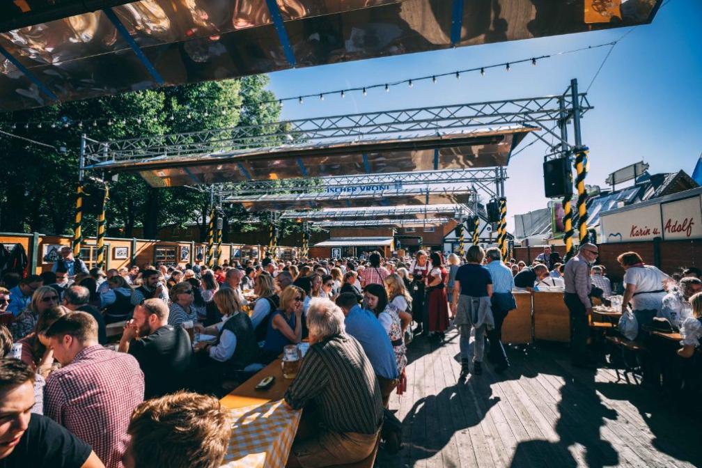 Biergarten der der Fischer Vroni auf dem Münchner Oktoberfest.