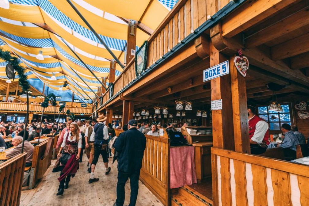 Boxen der Fischer Vroni auf dem Münchner Oktoberfest.