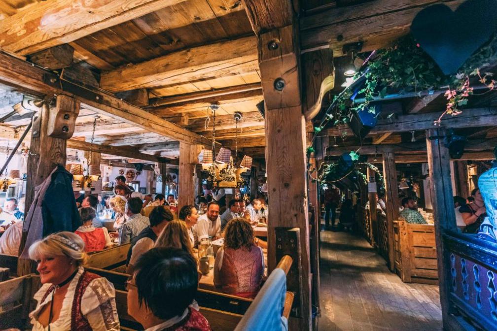 Architektur in der Käfer Wiesn-Schänke 