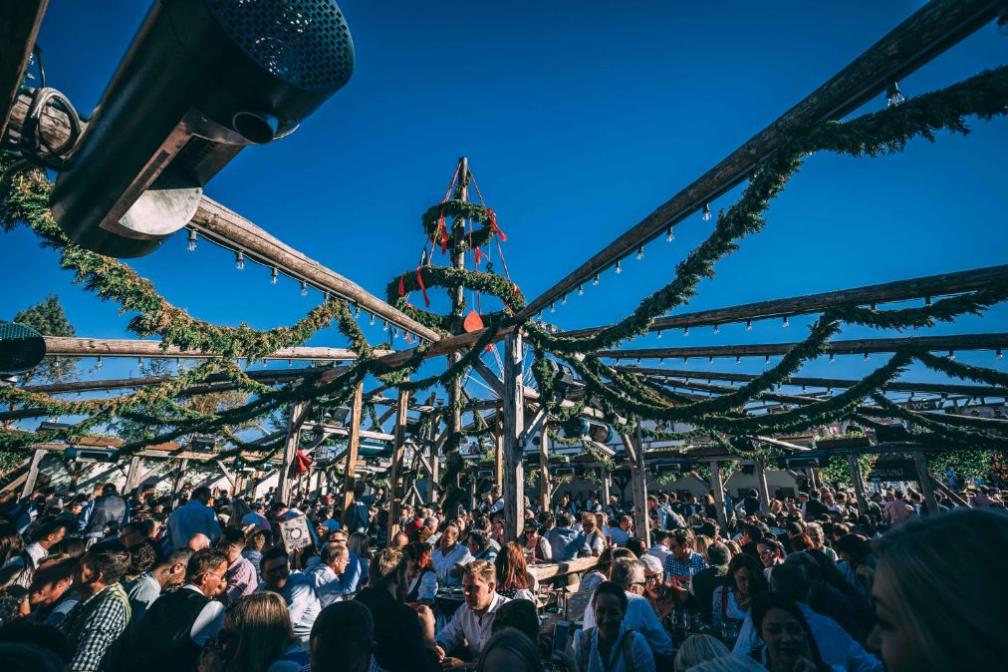 Biergarten der Käfer Wiesn-Schänke