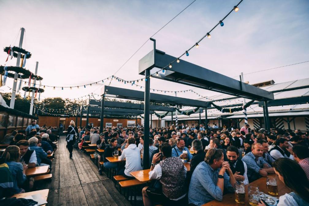 Blick in den Biergarten