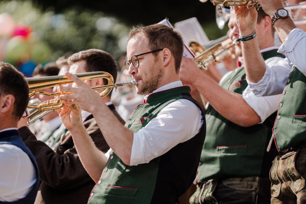 Musikalisches Highlight: Das Platzkonzert der Wiesnwirte 2024 ...