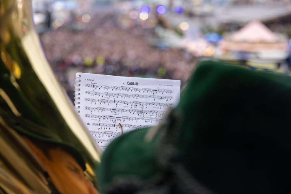 Gespielt werden die bekanntesten und beliebtesten bayerischen Märsche und Lieder.