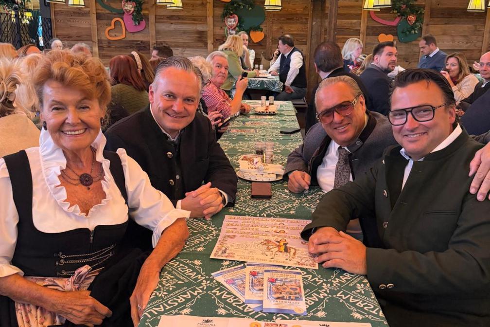 Die Ehrengäste bei dem Gottesdienst 