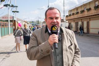 Clemens Baumgärtner während eines Interviews Clemens Baumgärtner während eines Interviews
