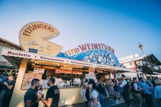 Feisingers Kas- und Weinstubn auf dem Münchner Oktoberfest Feisingers Kas- und Weinstubn auf dem Münchner Oktoberfest