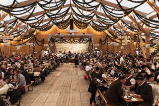 festzelt-tradition-01.jpg