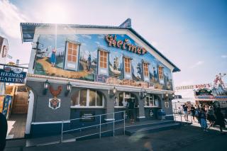 Heimer Enten- und Hühnerbraterei auf dem Münchner Oktoberfest Heimer Enten- und Hühnerbraterei auf dem Münchner Oktoberfest