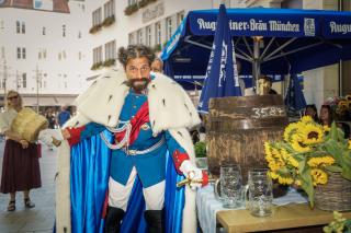 Anstich bei der WirtshausWiesn 2023 mit König Ludwig Anstich bei der WirtshausWiesn 2023 mit König Ludwig
