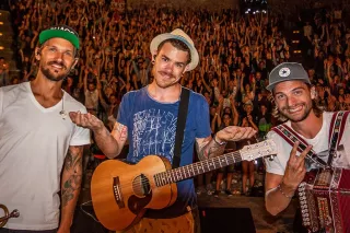 Matakustix – das ist das musikalische Soloprojekt von Matthias Ortner, bei dem energiegeladene Auftritte, unvergessliche Live-Erlebnisse und mitreißende Musik im Mittelpunkt stehen. Matakustix – das ist das musikalische Soloprojekt von Matthias Ortner, bei dem energiegeladene Auftritte, unvergessliche Live-Erlebnisse und mitreißende Musik im Mittelpunkt stehen.