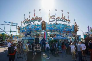 Das neue Fahrgeschäft Happy Sailor auf dem Oktoberfest