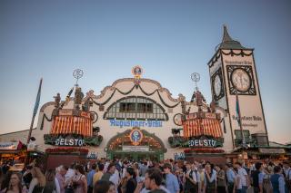 Die Augustiner Festhalle auf dem Oktoberfest