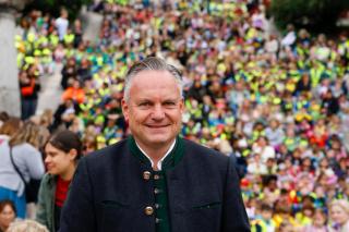 Wiesnchef Dr. Christian Scharpf bei der Begrüßung der rund 1500 Münchner Vorschulkinder.
