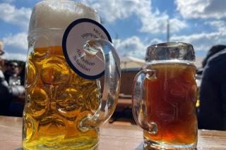 Alkoholfreies Bier und Spezi