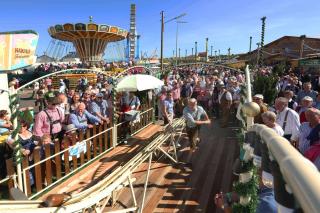 Dicke Berta auf der Oidn Wiesn