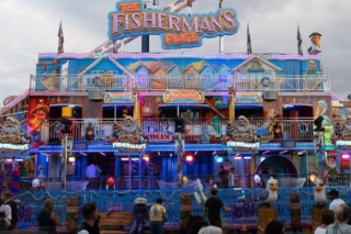 Das Schau- und Belustigungsgeschäft „Fisherman‘s“ von Franz Xaver Kollmann steht 2026 zum ersten Mal auf dem Oktoberfest