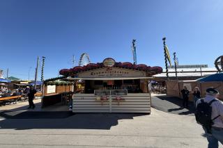 Standfront des Rosswurstbrater