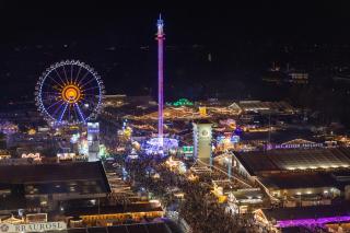 Die Wirtsbudenstraße in der Nacht