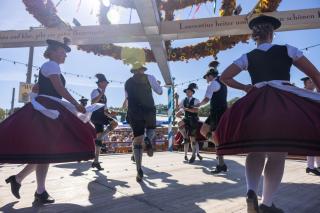 Trachtentanz auf der Oidn Wiesn