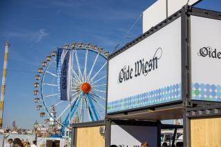 Der Eingang zur separaten Veranstaltung Oide Wiesn