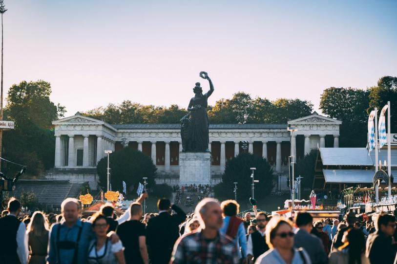 Alle Informationen zum Motivwettbewerb für das Oktoberfest 2025