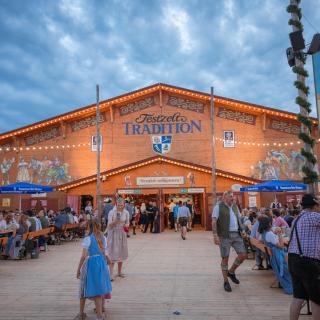 Das Festzelt Tradition auf dem Oktoberfest