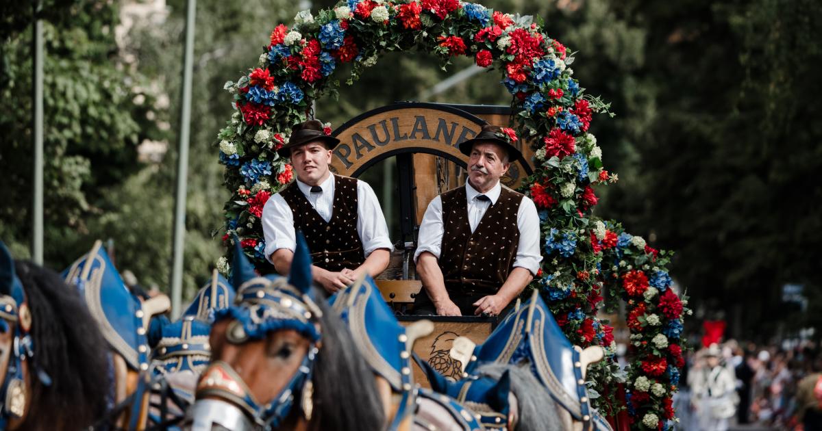 Parade of the Oktoberfest landlords and breweries 2024 Oktoberfest.de