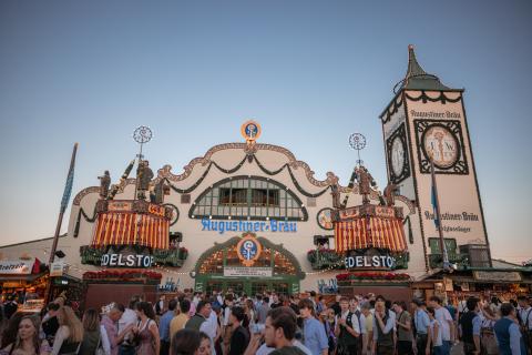 Augustiner Festhalle. Treffpunkt fr Bier-Liebhaber - Oktoberfest.de